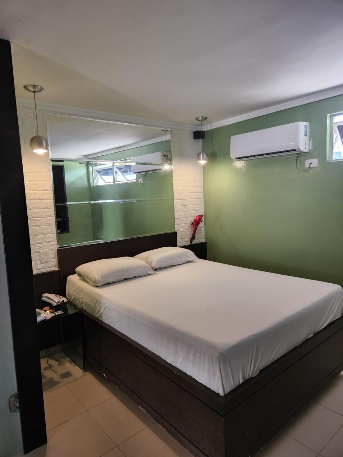 Status Motel Pe15 (Adults Only) Олінда Екстер'єр фото