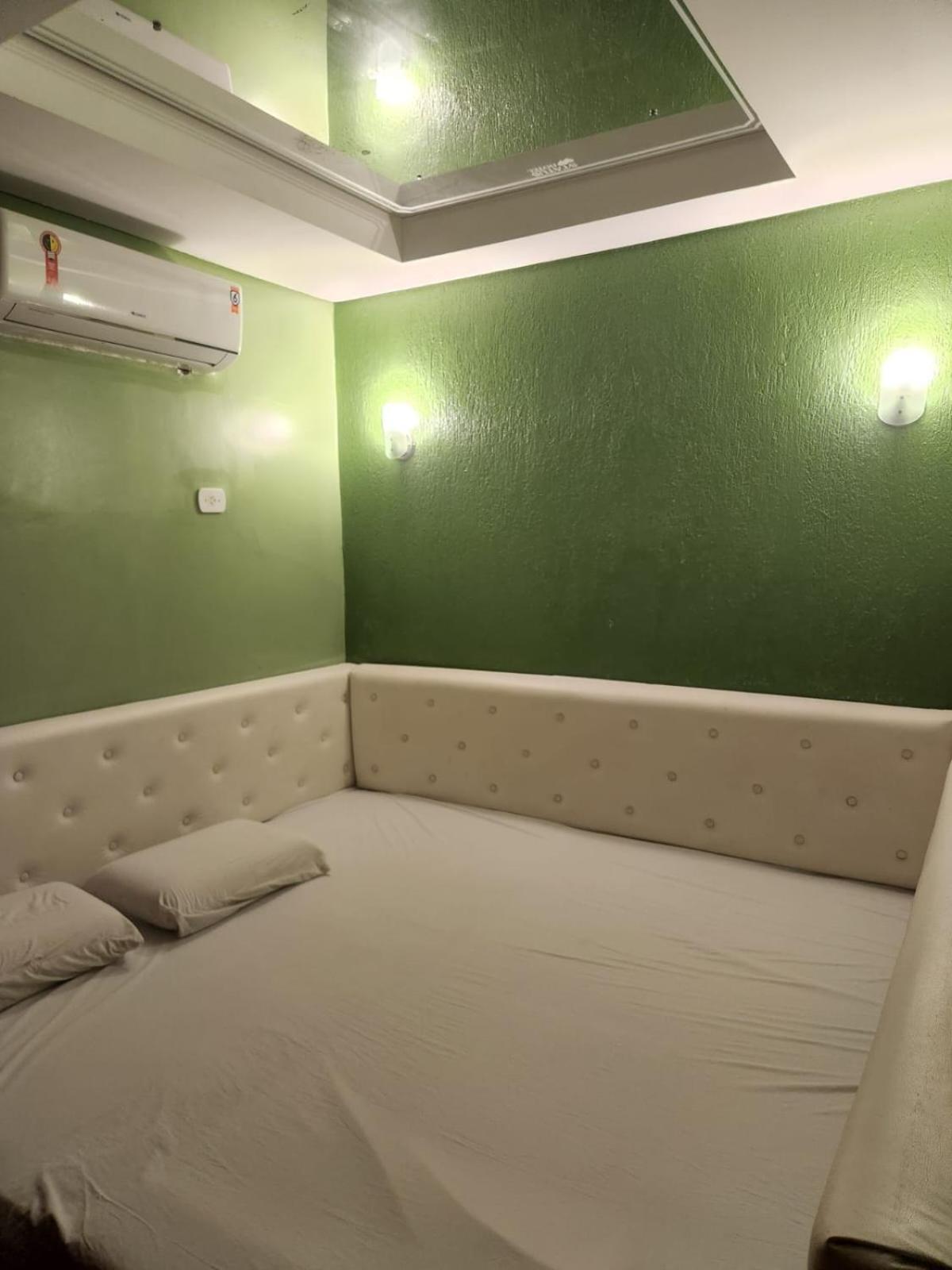 Status Motel Pe15 (Adults Only) Олінда Екстер'єр фото